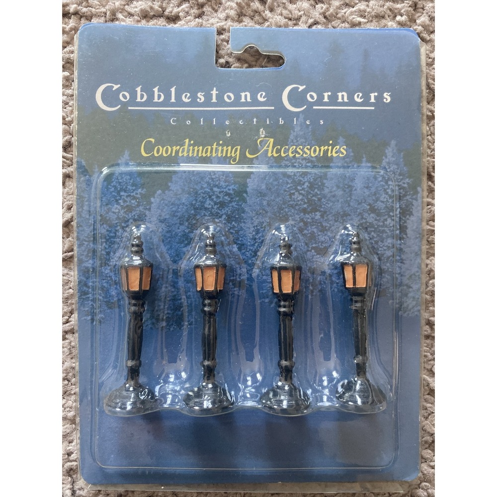 NIP‎ Vintage Cobblestone Corners Coordinating Accessories Street Park Lights